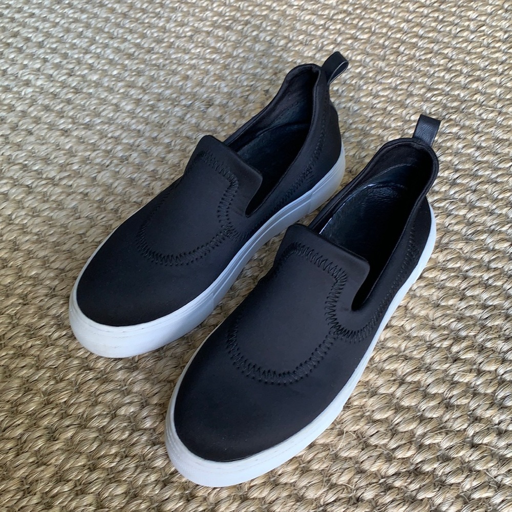 ZLNY black platform slip on sneakers size 7